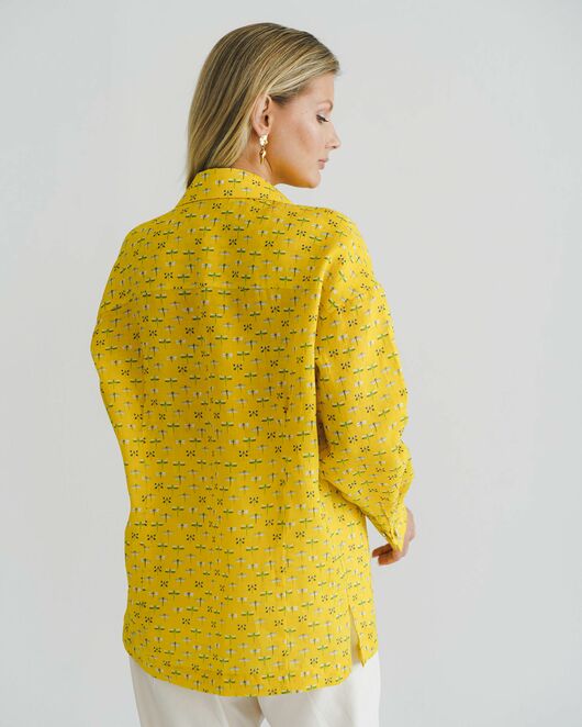 Женская рубашка из крапивы с универсальным манжетом стрекозы на жёлтом фоне - 8543 от byME 