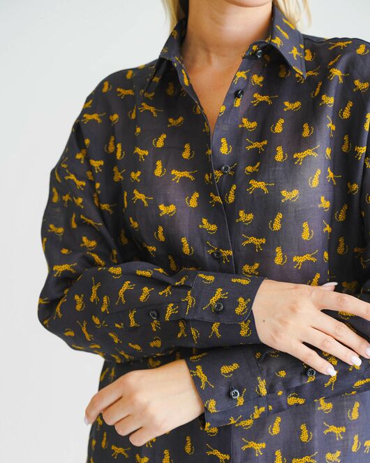 Женская рубашка из крапивы принт золотые леопарды на черном фоне- 8553 от byME 