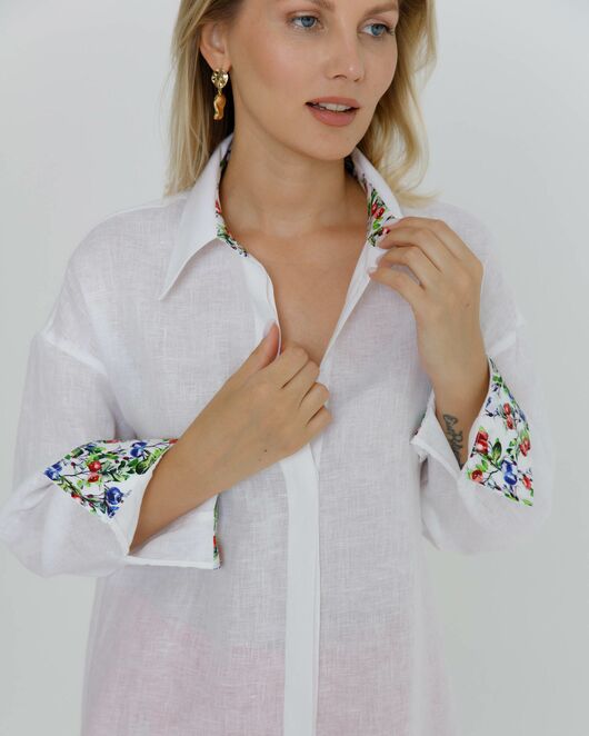 Рубашка льняная женская в белом цвете в прямом силуэте с универсальной манжетой - 8579 от byME 