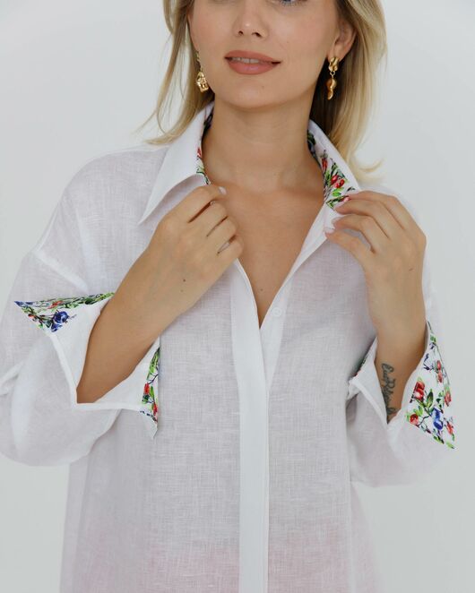 Рубашка льняная женская в белом цвете в прямом силуэте с универсальной манжетой - 8579 от byME 