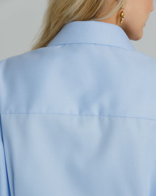 Рубашка женская из хлопка в прямом силуэте с отделкой , с универсальной манжетой - 8580 от byME  Рубашка женская из хлопка в прямом силуэте с отделкой , с универсальной манжетой - 8580 от byME