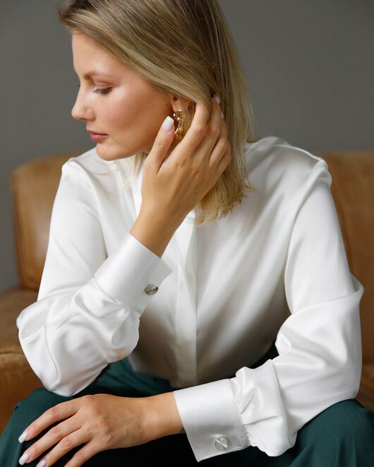 Женская рубашка из натурального шелка  с универсальной манжетой- 8630 от byME 