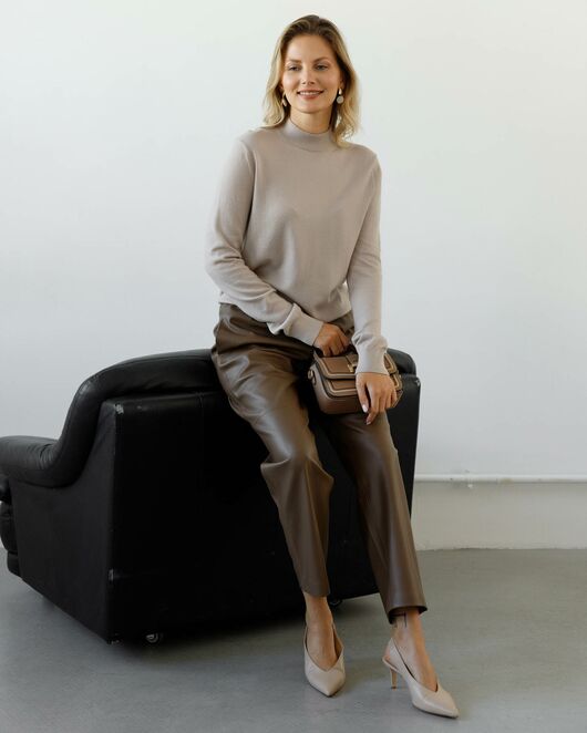 Джемпер из шерсти мериноса тонкой вязки бежевый от byME 