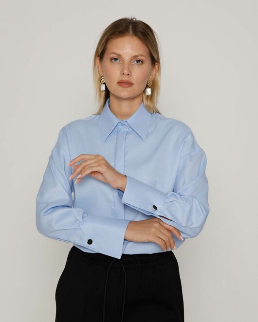Женская рубашка с высоким манжетом голубая - 8500N от ByME 