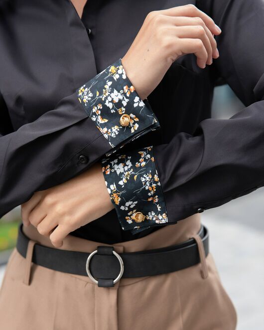 Женская рубашка под запонку приталенная черная - 8663 от byME 