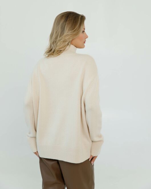 Свитер из шерсти с ангорой в молочном цвете от byME 