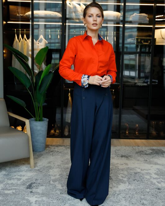 Женская рубашка в приталенном силуэте с отделкой протеи под запонки 8682 от byME 