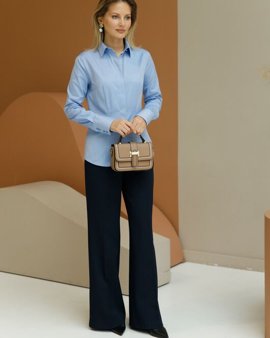 Женская рубашка-8688 в полуприталенном силуэте под пуговицы от byME 