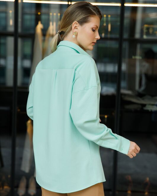 Рубашка в прямом силуэте в мятном цвете фактурной ткани 8697 от ByME 