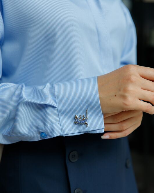 Женская рубашка в тонкую полоску прямого силуэта с универсальной манжетой-8699 от  