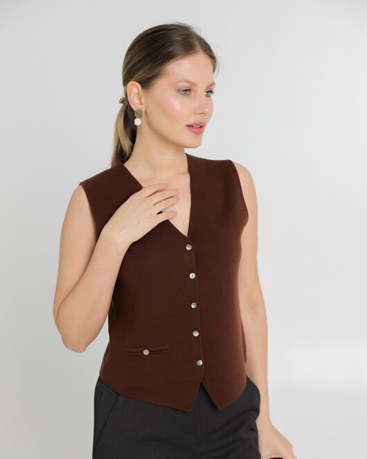 Жилет женский из шерсти мериноса тонкой вязки коричневый от byME 