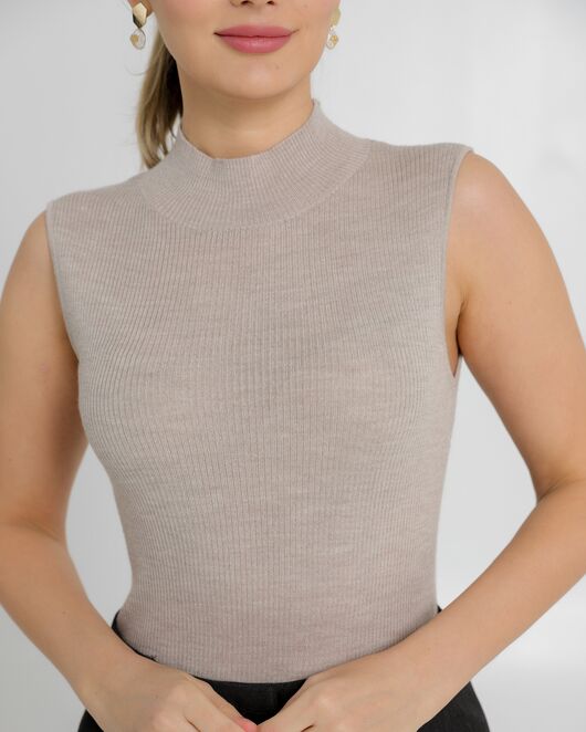 Топ из шерсти мериноса тонкой вязки и шелка Mulberry бежевый - 02B2430-beige от byME 