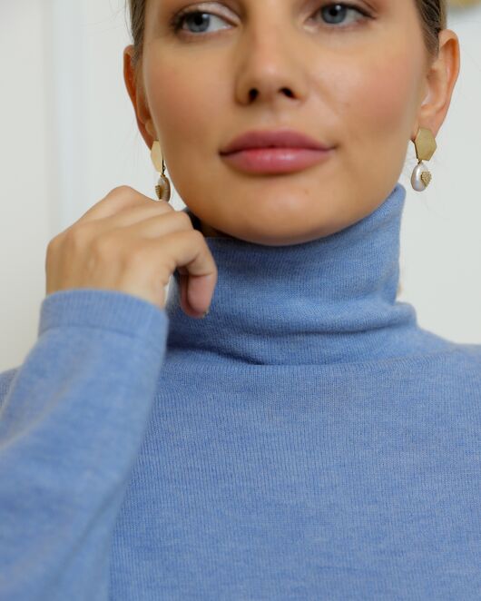 Водолазка из шерсти мериноса тонкой вязки голубая от ByME 