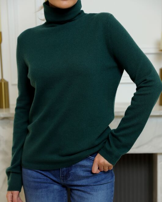 Водолазка из шерсти мериноса тонкой вязки зеленая от ByME 