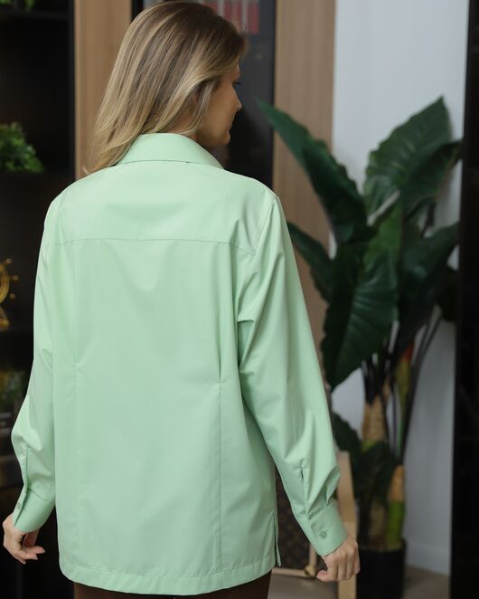 Женская рубашка зеленая прямого силуэта с универсальной манжетой- 8712 от ByME 