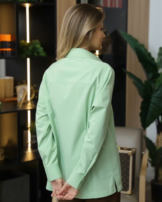Женская рубашка зеленая прямого силуэта с универсальной манжетой- 8712 от ByME 