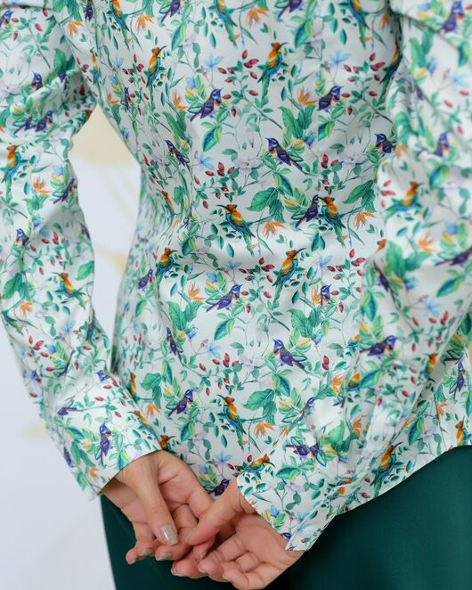 Женская рубашка из хлопка с принтом птичка в кустах - 8721 от byME 