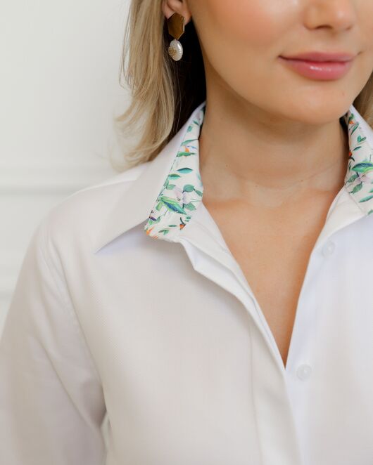 Женская рубашка из хлопка белая под запонки с отделкой птички в цветах - 8723 от byME 