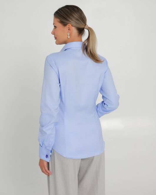 Женская рубашка из хлопка под запонки голубая с отделкой синие листочки-8762 от byME 