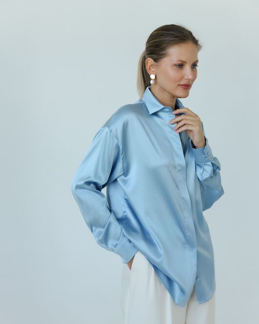 Женская рубашка из шелка голубая-8770 от  