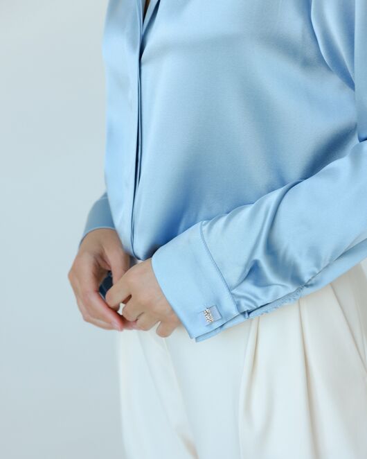 Женская рубашка из шелка голубая-8770 от  