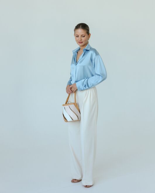 Женская рубашка из шелка голубая-8770 от  