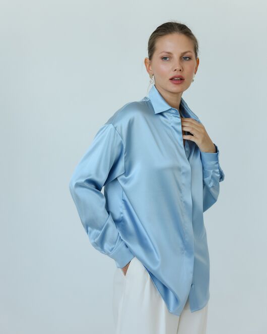Женская рубашка из шелка голубая-8770 от  