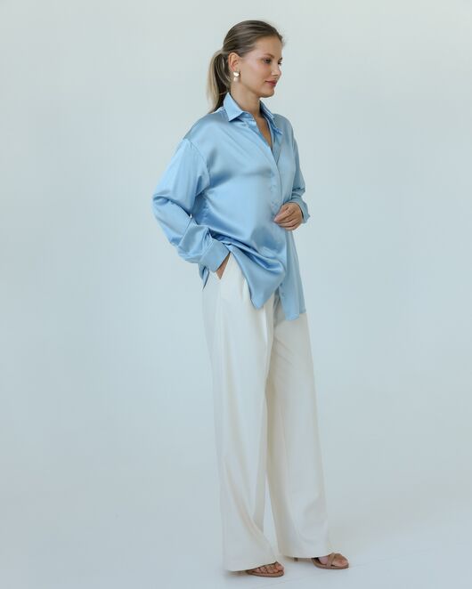 Женская рубашка из шелка голубая-8770 от  