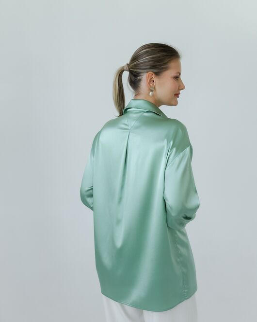 Женская рубашка из шелка зеленая 8772 от  