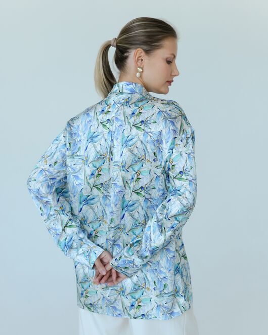 Женская рубашка из шелка с принтом цветы в сиреневых оттенках-8775 от byME 