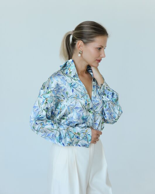 Женская рубашка из шелка с принтом цветы в сиреневых оттенках-8775 от byME 