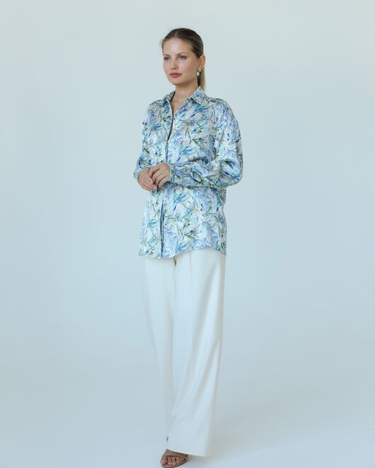 Женская рубашка из шелка с принтом цветы в сиреневых оттенках-8775 от byME 