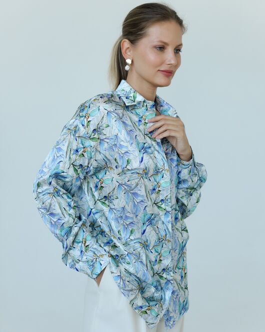 Женская рубашка из шелка с принтом цветы в сиреневых оттенках-8775 от byME 