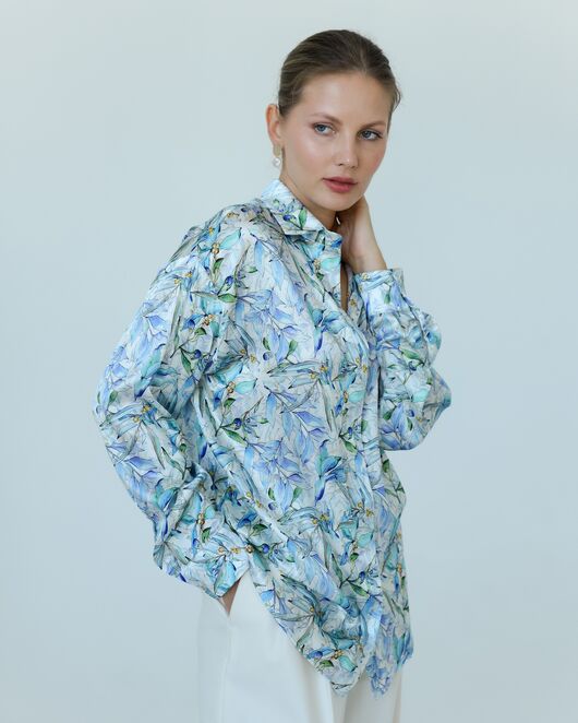 Женская рубашка из шелка с принтом цветы в сиреневых оттенках-8775 от byME 