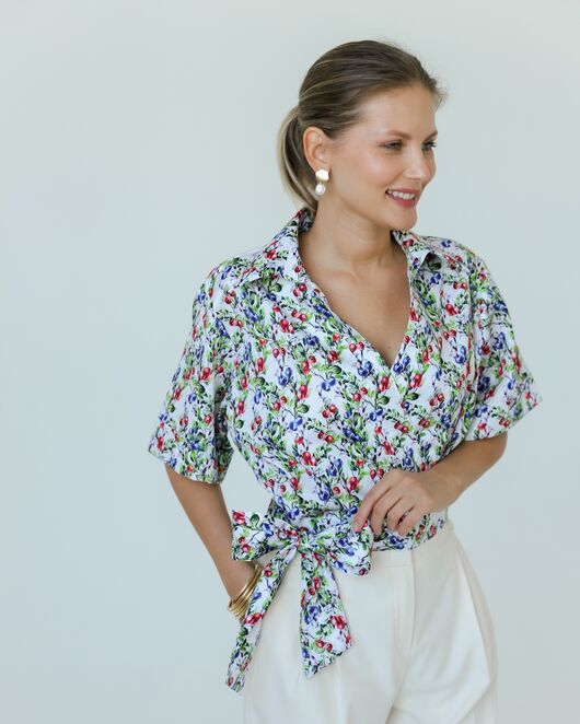 Женская рубашка на запах из хлопка с принтом голубика-8795 от byME 