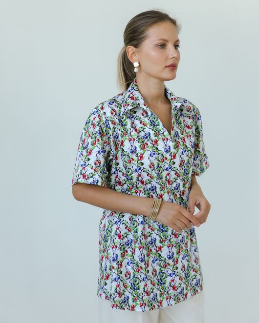 Женская рубашка на запах из хлопка с принтом голубика-8795 от byME 