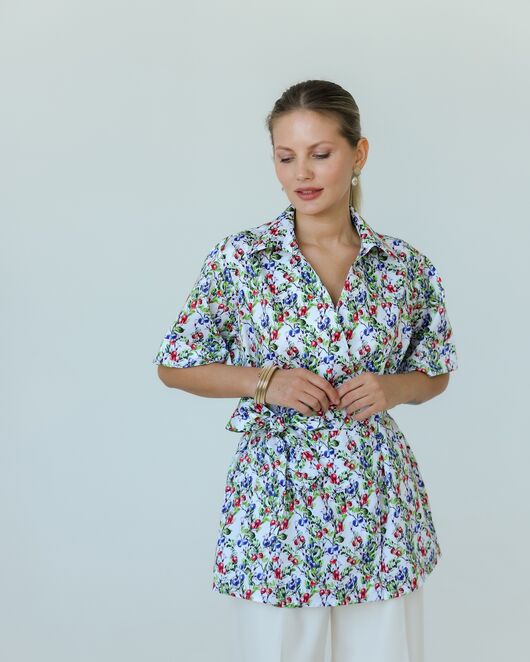 Женская рубашка на запах из хлопка с принтом голубика-8795 от byME 
