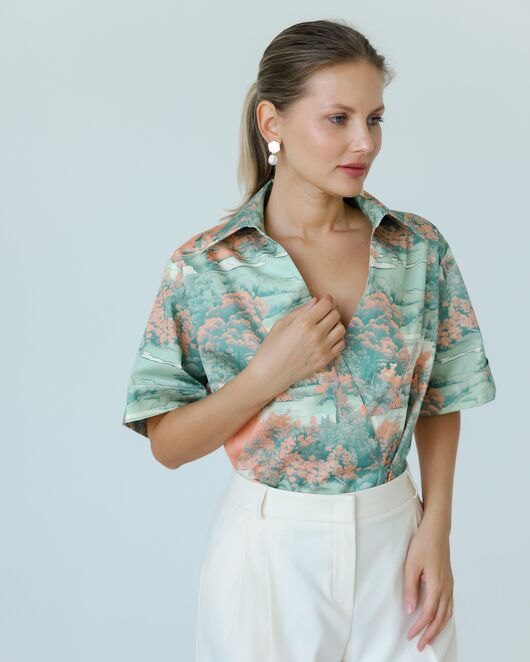 Женская рубашка на запах из хлопка с принтом природа-8798 от  