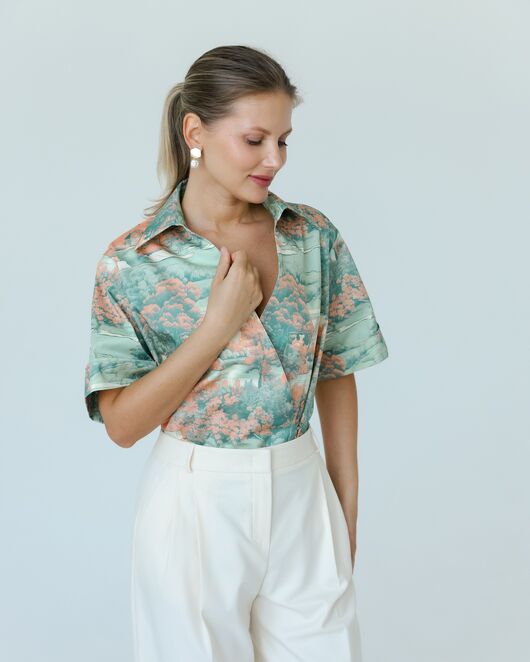 Женская рубашка на запах из хлопка с принтом природа-8798 от  