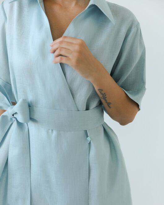 Женска рубашка на запах из льна мятная-8799 от byME 