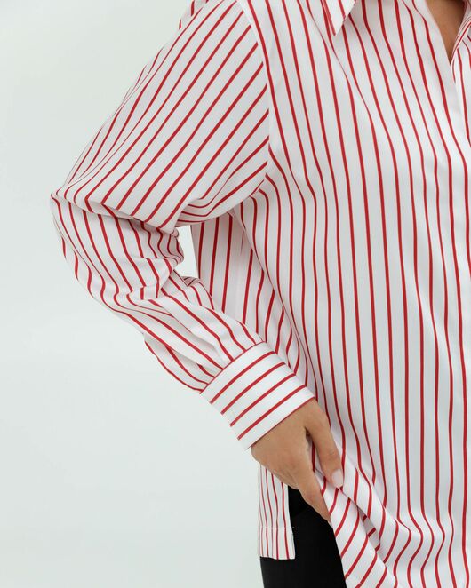 Женская рубашка с универсальным манжетом белая в красную полоску - 8422 от byME  Женская рубашка с универсальным манжетом белая в красную полоску - 8422 от byME