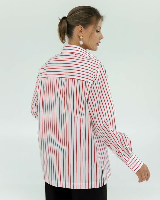 Женская рубашка с универсальным манжетом белая в красную полоску - 8422 от byME  Женская рубашка с универсальным манжетом белая в красную полоску - 8422 от byME