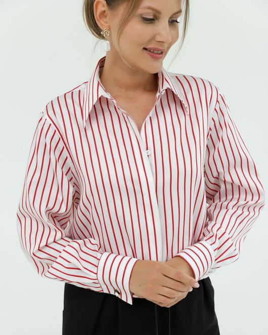 Женская рубашка с универсальным манжетом белая в красную полоску - 8422 от byME  Женская рубашка с универсальным манжетом белая в красную полоску - 8422 от byME