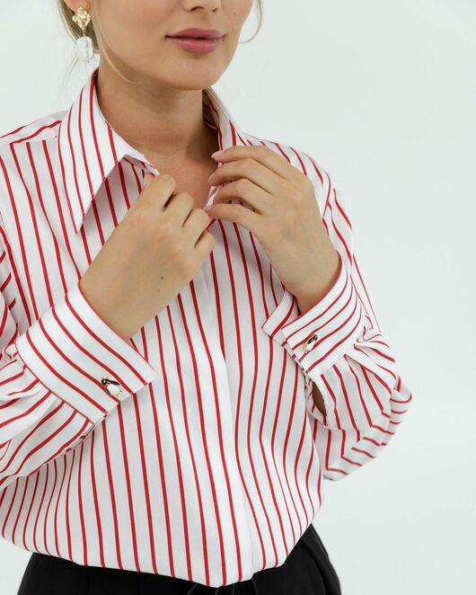 Женская рубашка с универсальным манжетом белая в красную полоску - 8422 от byME  Женская рубашка с универсальным манжетом белая в красную полоску - 8422 от byME