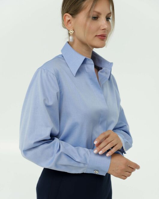 Женская рубашка в прямом силуэте с универсальной манжетой от ByME 