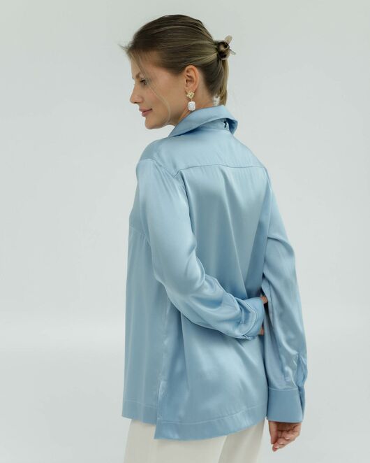Женская рубашка из шёлка в голубом  цвете 8823 от byME 