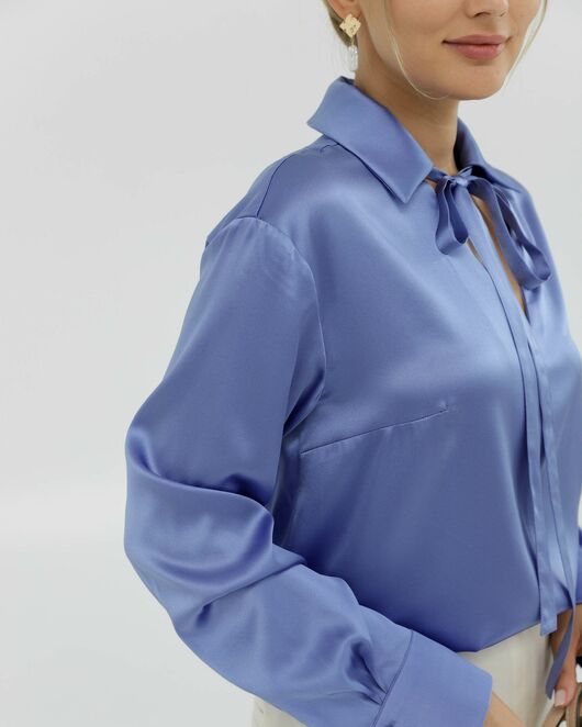 Женская рубашка из шёлка в васильковом цвете 8824 от byME  Женская рубашка из шёлка в васильковом цвете 8824 от byME