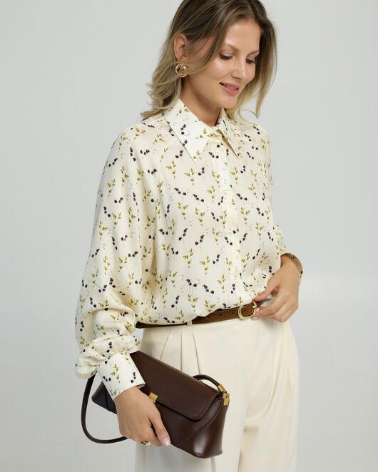 Женская рубашка в прямом силуэте с пышным рукавом принт ежевика 8849 от byME  Женская рубашка в прямом силуэте с пышным рукавом принт ежевика 8849 от byME