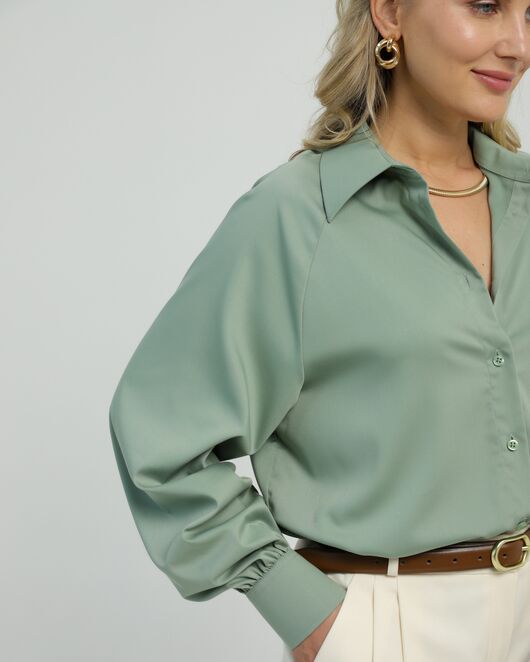 Женская рубашка из бамбука зелёная  8850 от byME 