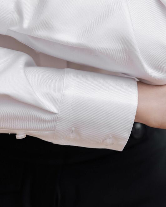 Рубашка хлопковая белая с манжетой под пуговицы 8874 от byME 